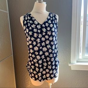 Floral daisy sleeveless top